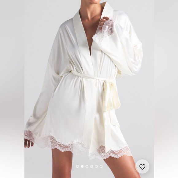 Skims Bridal Robe - Picture 2 of 6